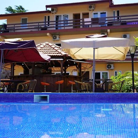 Ponto Hotel 코불레티 외부 사진
