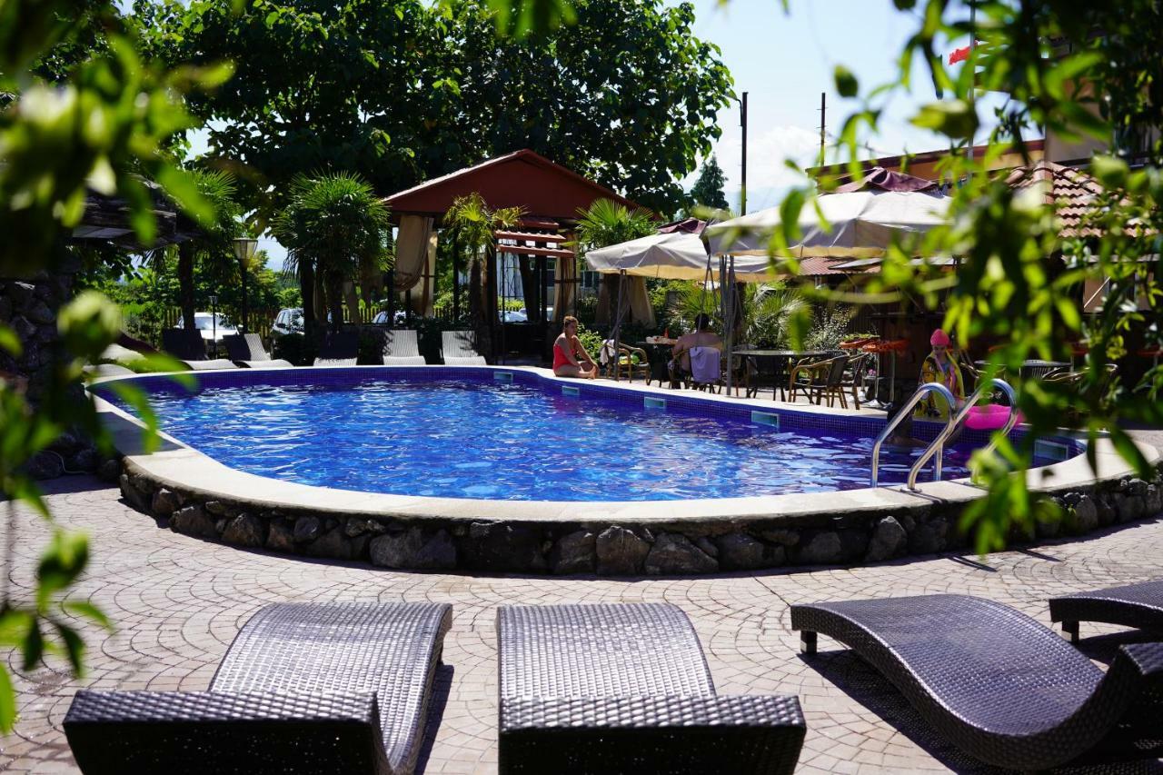 Ponto Hotel 코불레티 외부 사진