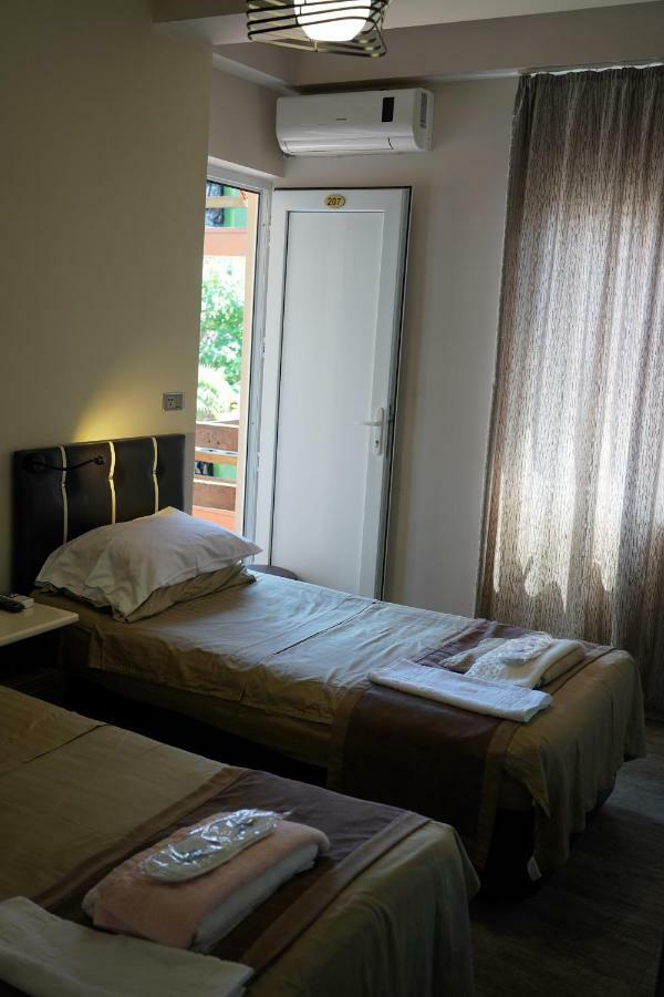 Ponto Hotel 코불레티 외부 사진