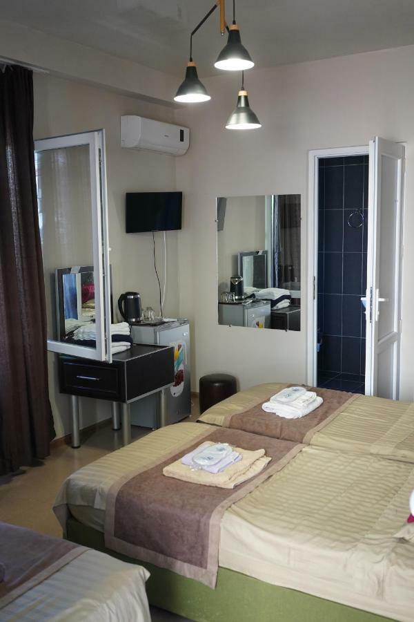 Ponto Hotel 코불레티 외부 사진